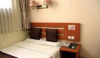 Tiandi Renhe Hotel Жинан Екстериор снимка