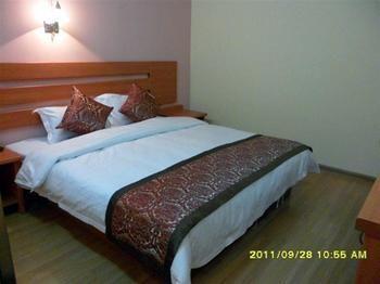 Tiandi Renhe Hotel Жинан Екстериор снимка